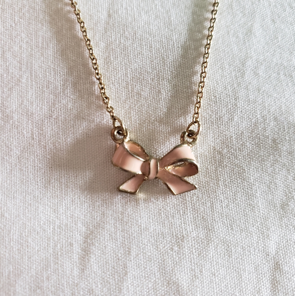 💜 2/$10 Pink bow necklace